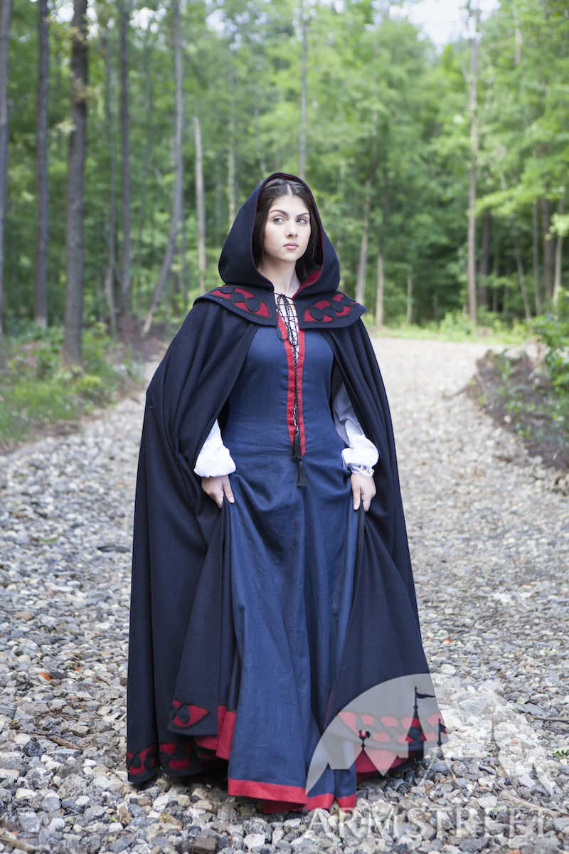 Medieval woolen cloak and linen dress collection "Forget Me Not"