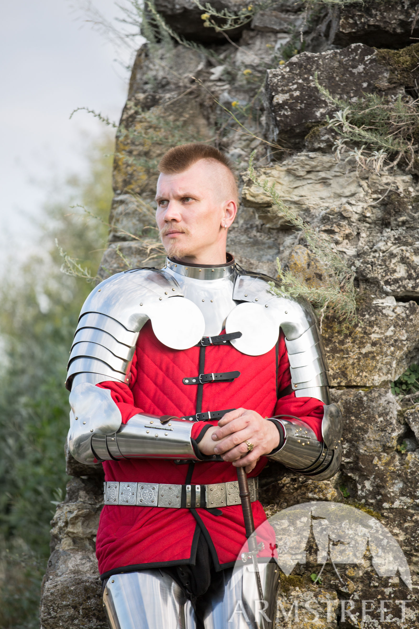 Gorget and Pauldrons Set “Errant Squire”