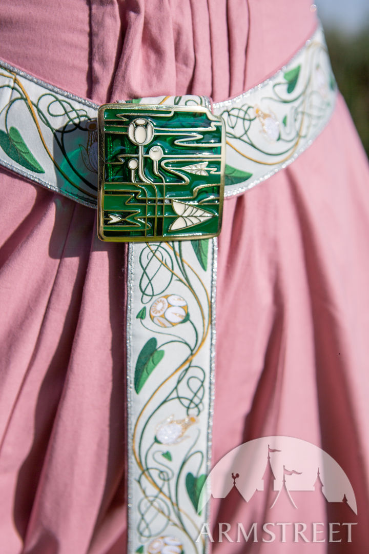 buckle-jewellery-for-a-fabric-  display picture 1