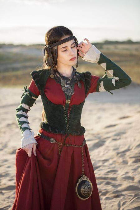 Fantasy medieval dress, corset and chemise The Alchemist's daughter.  Available in: green flax linen, blue flax linen, yellow flax linen, black  flax linen, brown flax linen, white flax linen, wine red flax