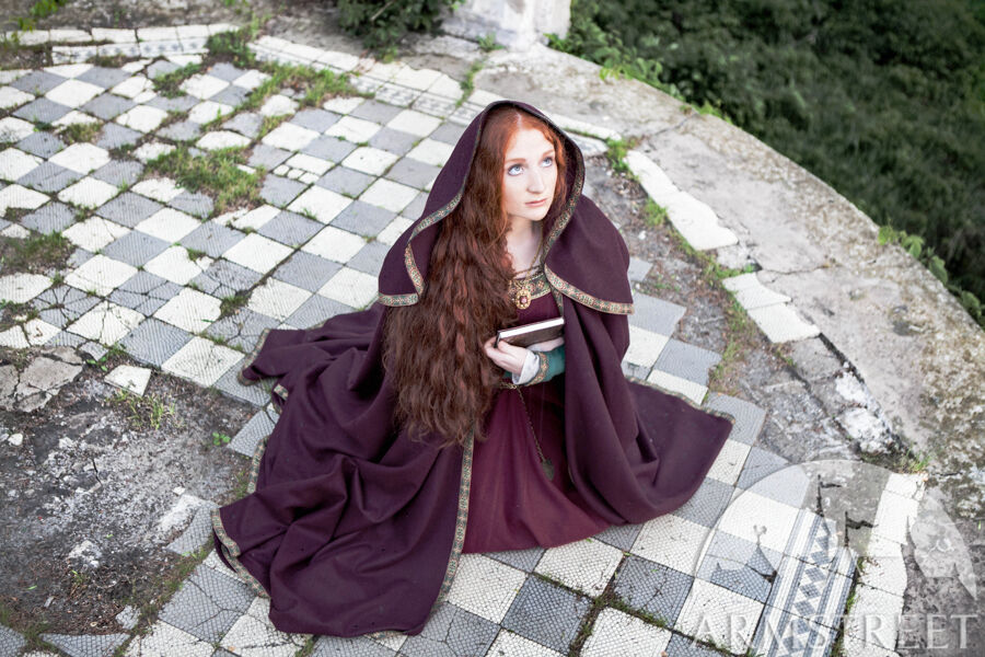 Middle Ages hooded cloak made of wool