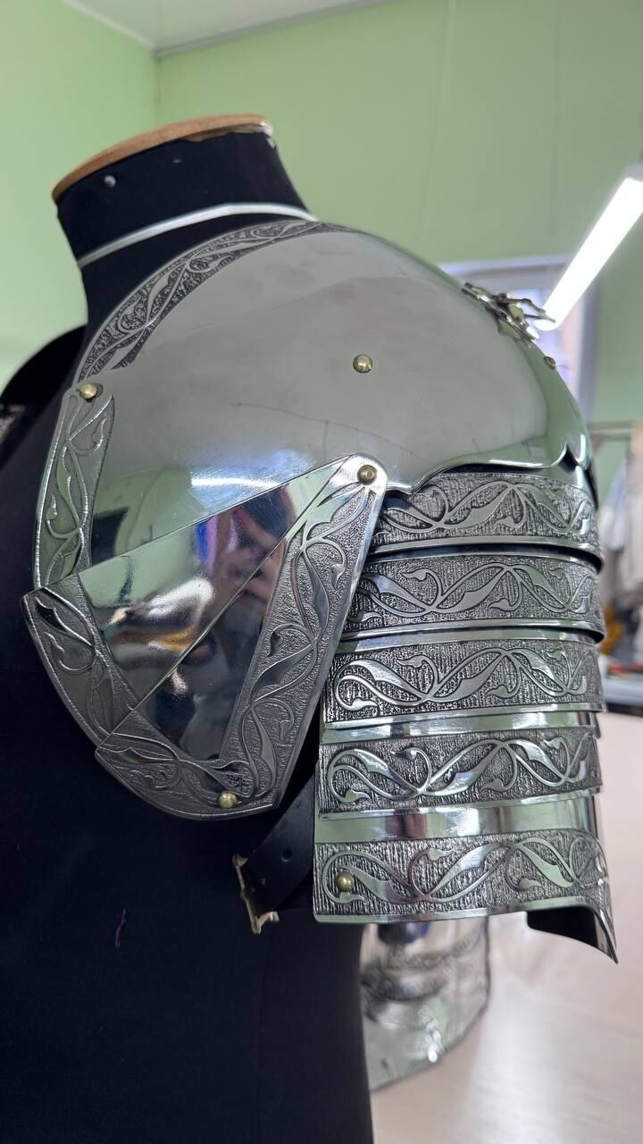 Polish Hussar pauldrons with custom etching and no brass bordering