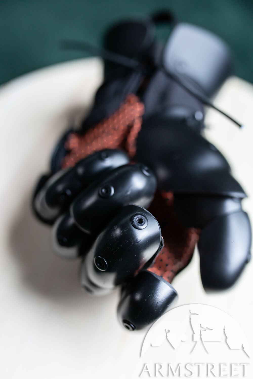 Plastic HEMA five-finger gauntlets &ldquo;Black Prince&rdquo;