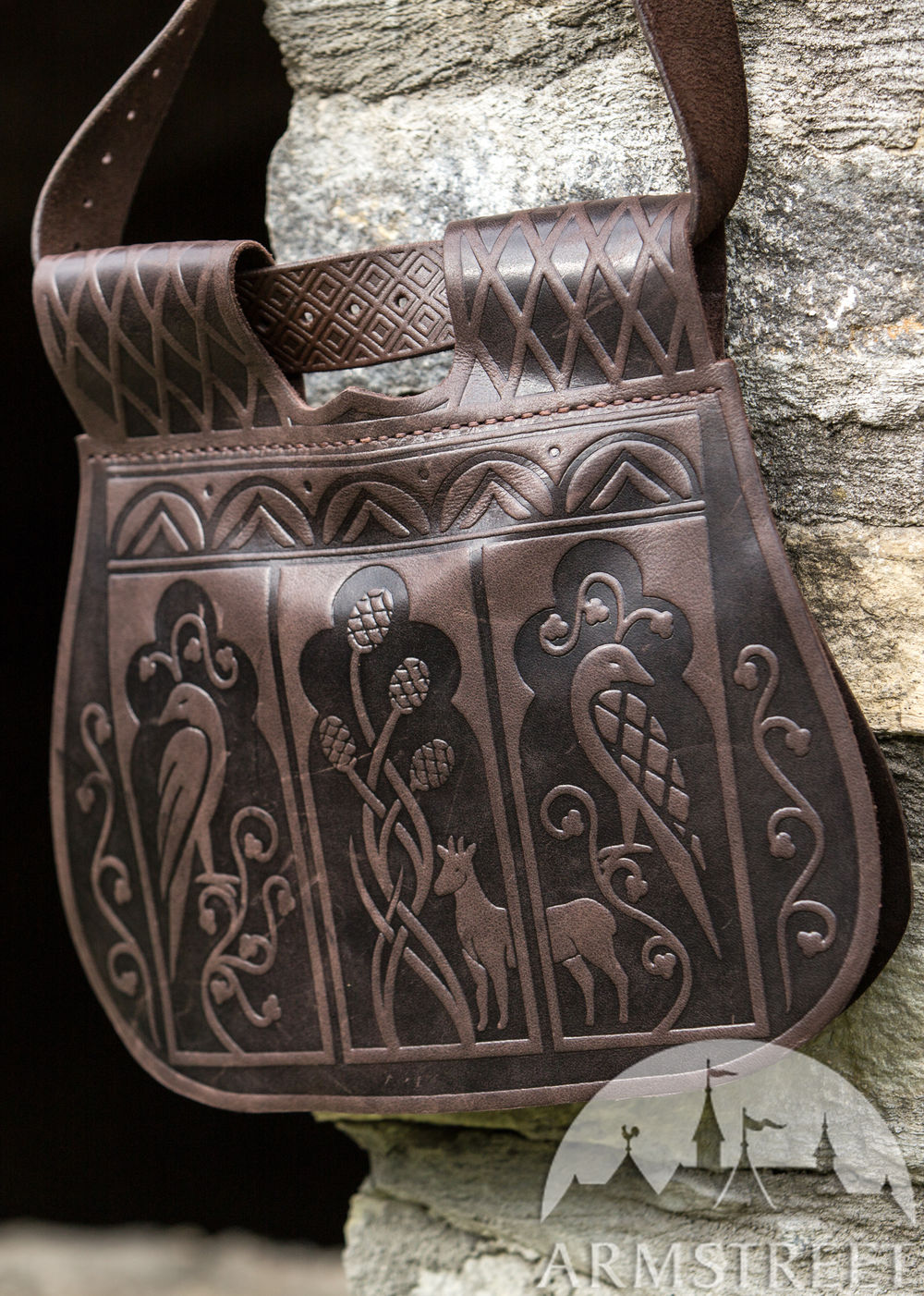 Leather bag with pockets from “Timeless Middle Ages” collection