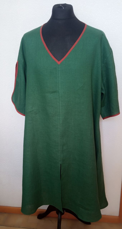 Linen knee-length short-sleeved overtunic