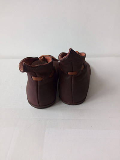 Discounted &rdquo;Fireside Family&rdquo; kids shoes