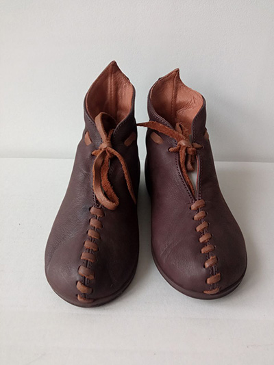 Discounted &rdquo;Fireside Family&rdquo; kids shoes