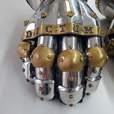 Knight Gauntlets “The King's Guard”